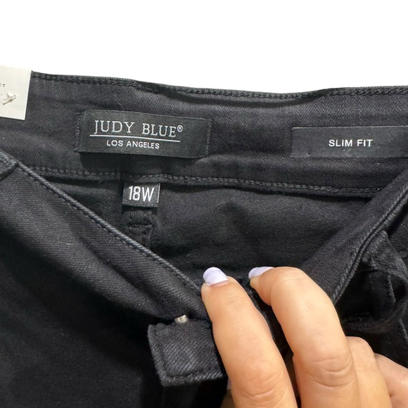 Judy Blue Black Mid-Rise Destroyed Slim FIT Jeans 
size 18W NWT - Picture 6 of 12